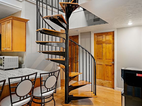 5th image of 21 Margin St APT 34