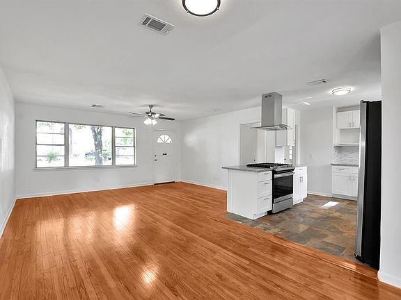 5th image of 4907 Imperial St