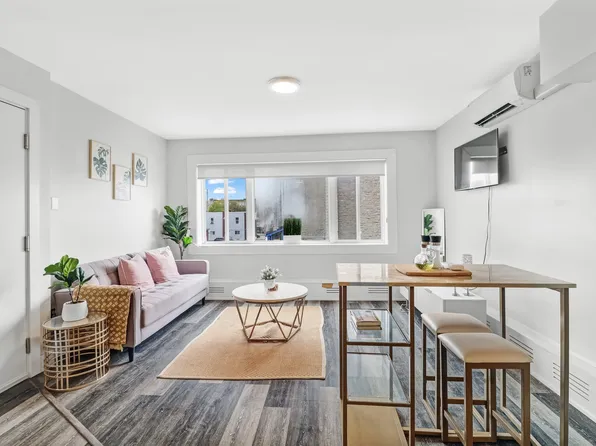 184 Murray St #3, Ottawa, ON K1N 5M8