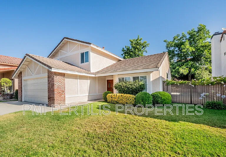 1229 Hibiscus St — Photo 3