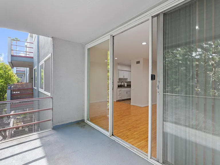4915 Tyrone Ave #215 — Photo 19