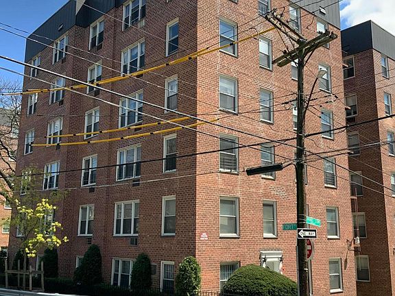 3rd image of 50 Fort Pl APT B2e