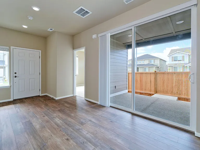 3127 14th Avenue Ct NW — Photo 3