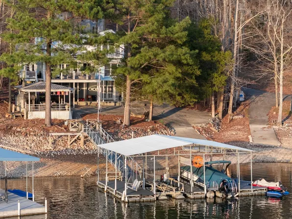 107 Beechnut Dr, Estill Springs, TN 37330