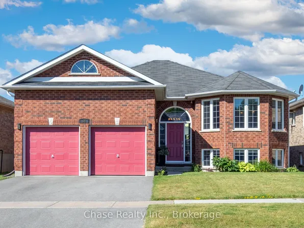 18 Saint Amant Rd, Penetanguishene, ON L9M 0A1