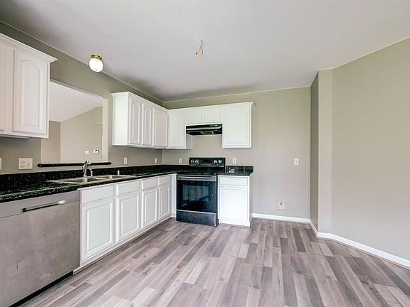 3rd image of 4015 Cary Creek Dr