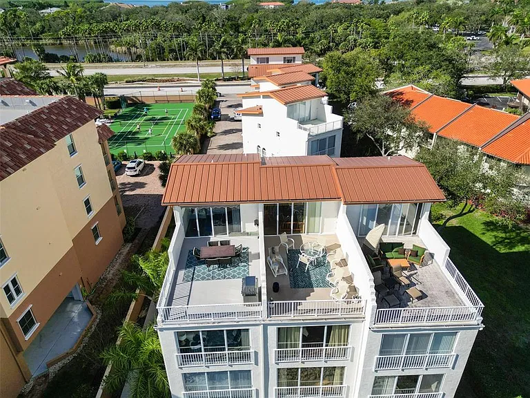1593 Pinellas Bayway S — Photo 40
