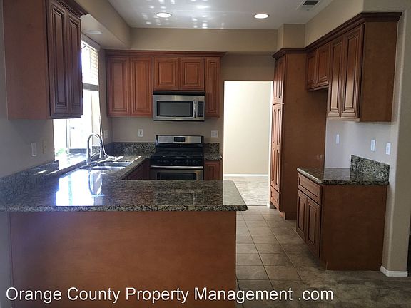 4th image of 903 S Natalie Ln