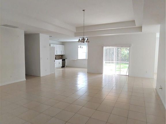 4th image of 21 Ballard Ln