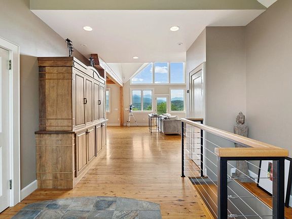 4th image of 237 Points North Road