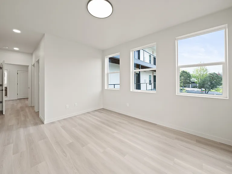 7044 SW Gonzaga St #304 — Photo 32