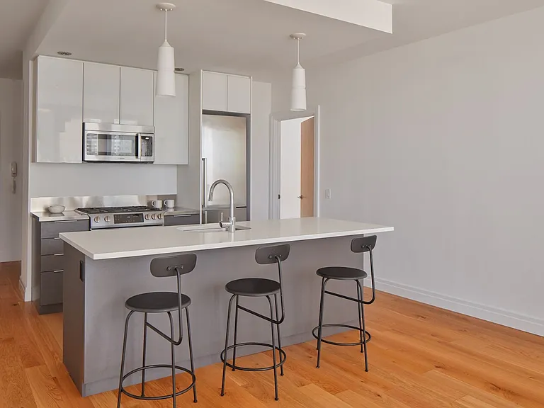 300 Ashland Pl #31A — Photo 4