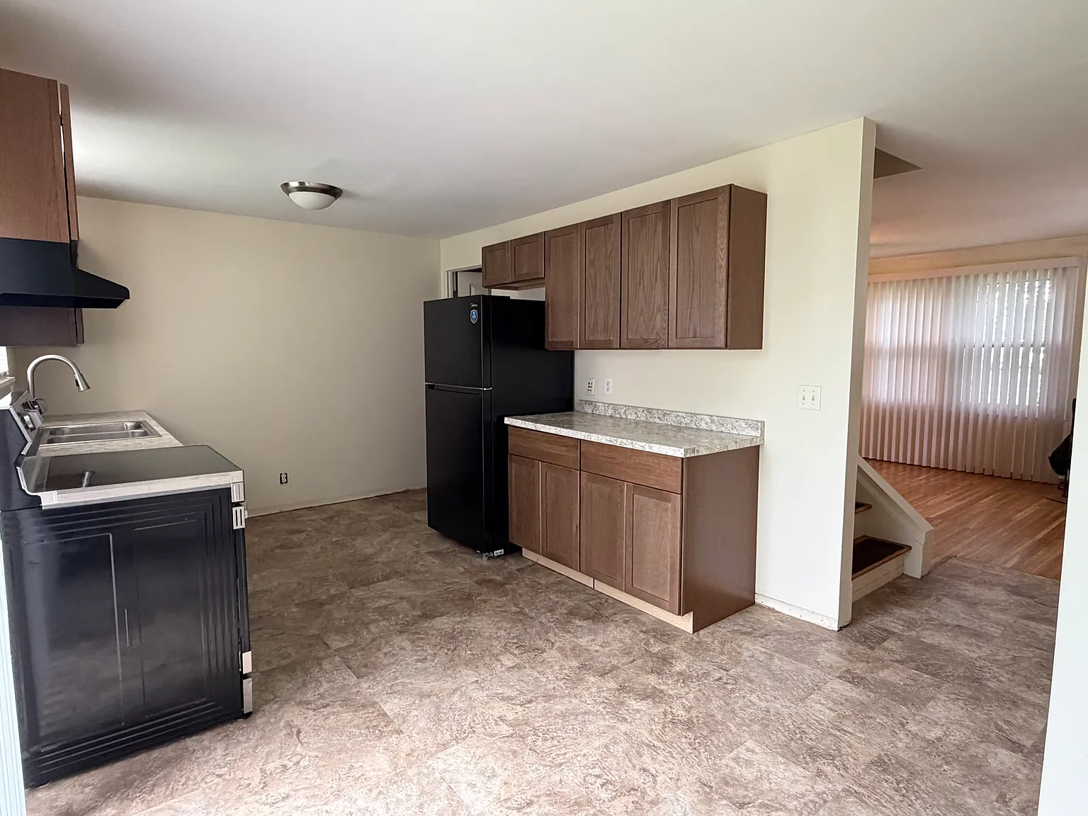 2 bed, 1000 sqft, $1,750 — Photo 3