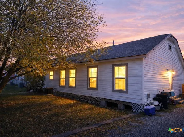 120 Haviland St, Port Lavaca, TX 77979