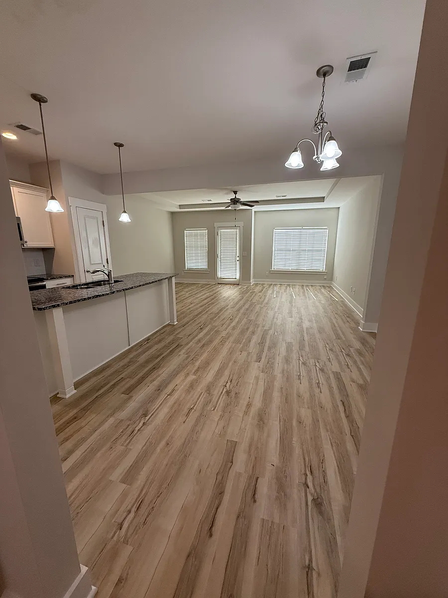 Building Photo - 1047 Honey Bush Cir