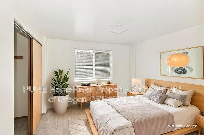 2 bed, 1.0 bath, 900 sqft, $1,395 — Photo 2