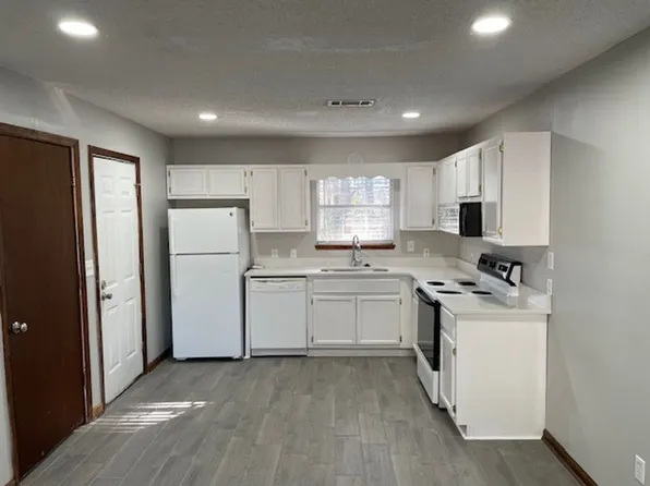 1150 Gentry Dr, Auburn, AL 36830