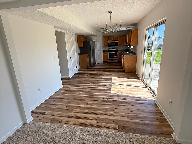 11512 Maywin Dr — Photo 7