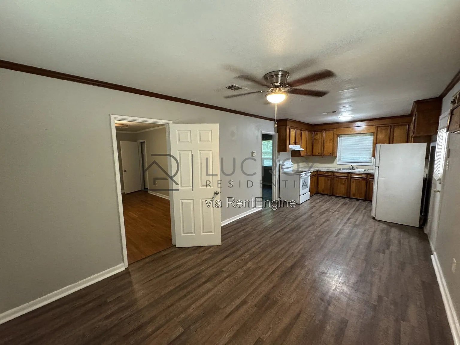 3 bed, 1.0 bath, 1112 sqft, $1,200 — Photo 4