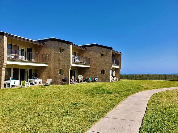 2nd image of 1010 Padre Blvd #113