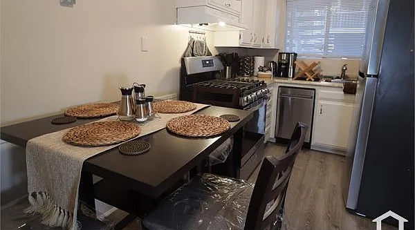 2 bed, 880 sqft, $2,750 — Photo 3