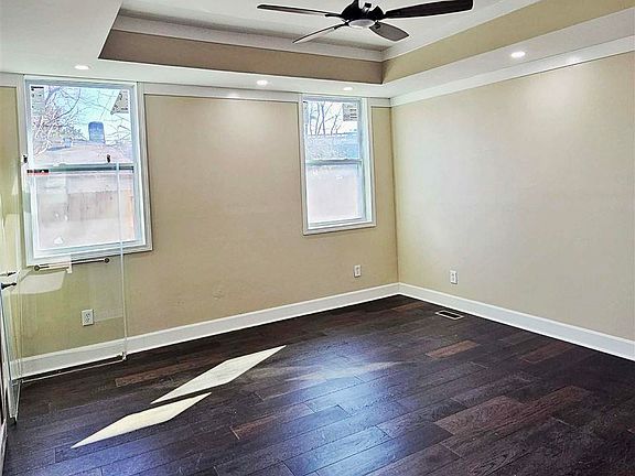 3rd image of 511 Limit St