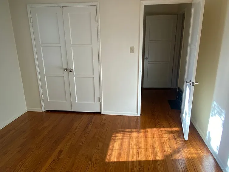 1000-1050 E San Antonio Dr — Photo 13