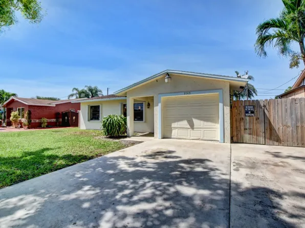 3740 Brooklyn Ln, Lake Worth, FL 33461