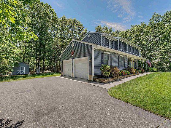 3rd image of 24 Laurel Ridge Rd