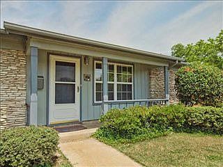 2nd image of 2600 Sherwood Ln