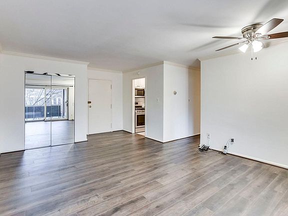 3rd image of 1931 N Cleveland St APT 310