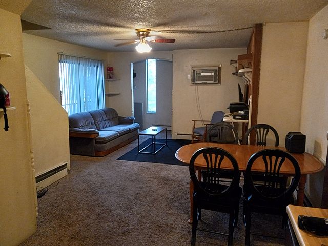 2228 Canyon Blvd. #3E - living room