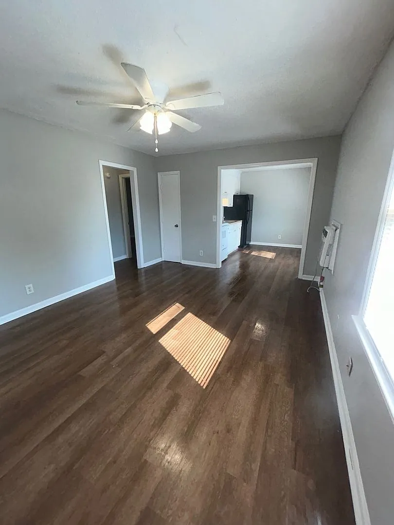 Upstairs 2 bedroom - Near Columbia Airport — Photo 1
