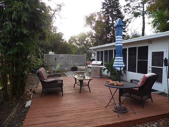 4th image of 1538 Daytona Ave