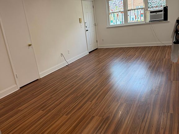 5th image of 254 College Dr