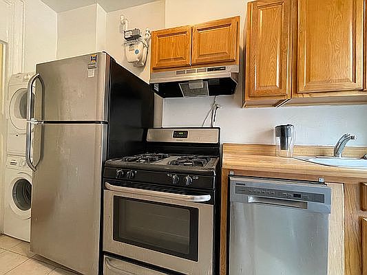 3rd image of 3139 Broadway #18
