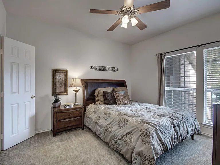 Indian Creek Apartments — Photo 22