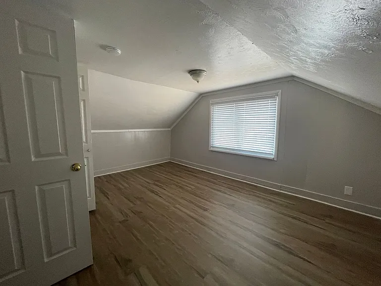 520 N Dexter St — Photo 13