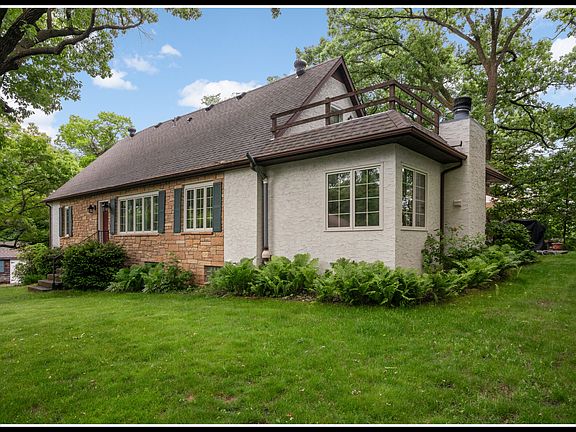 2nd image of 15125 Glen Oak St