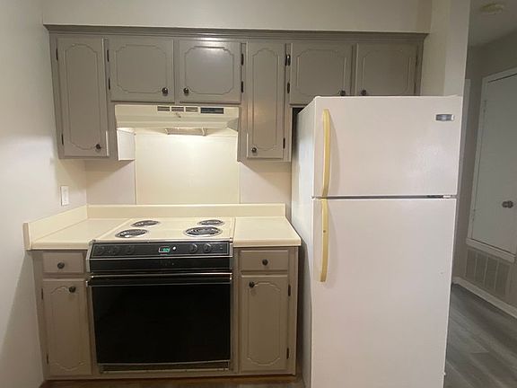 5th image of 1903 Holmes St Unit 3