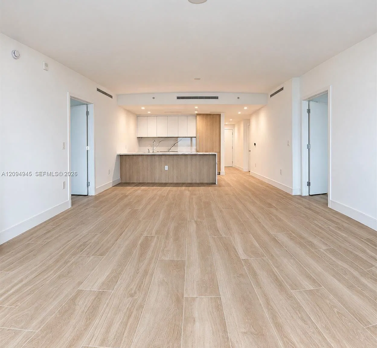 One Park Tower — Photo 4