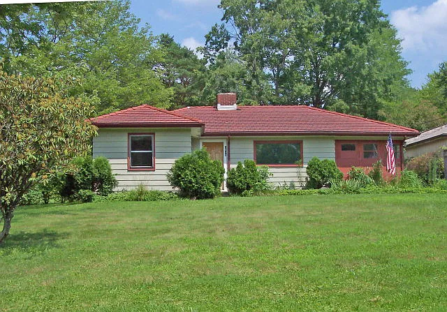 1019 Carroll Ln photo 1