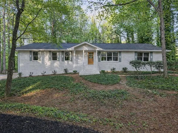 730 Ponderosa Ct, Fayetteville, GA 30214