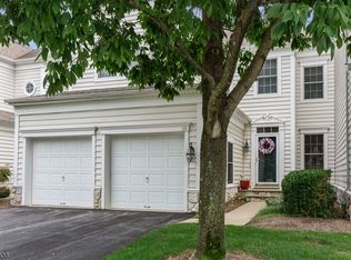 64 Hickory Hill Blvd, Totowa, NJ 07512
