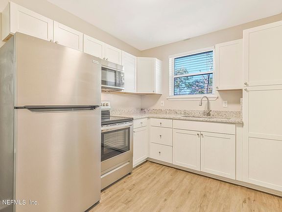 5th image of 6433 Cobalt Ave N