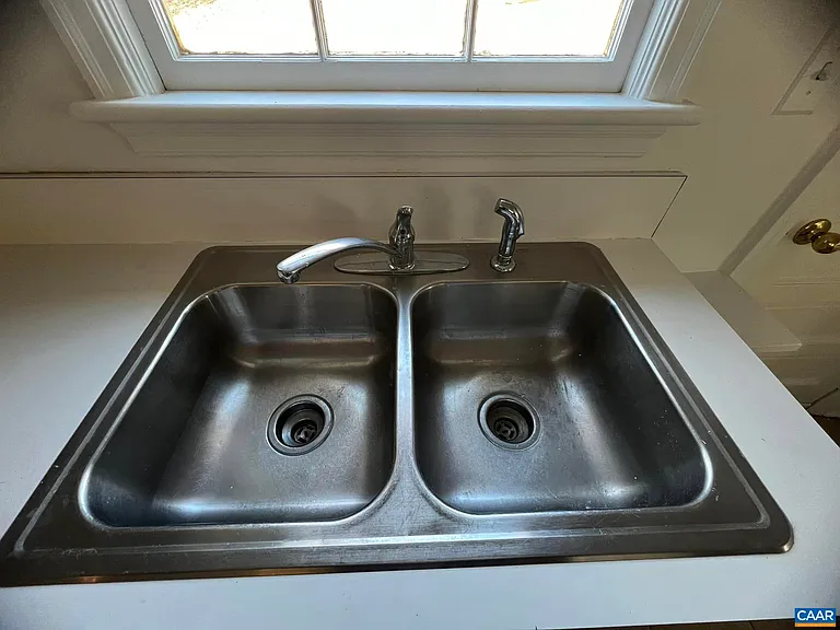 1545 Rugby Ave — Photo 11