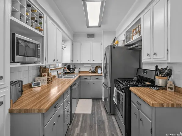 4131 Bikini Dr, San Antonio, TX 78218