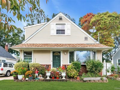 54 E 15th Street, Huntington Station, NY, 11746