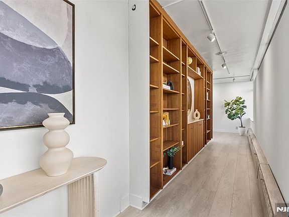 2nd image of 1 Horizon Rd #Penthouse 1