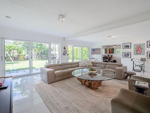 5th image of 10920 NE 10th Ave #1